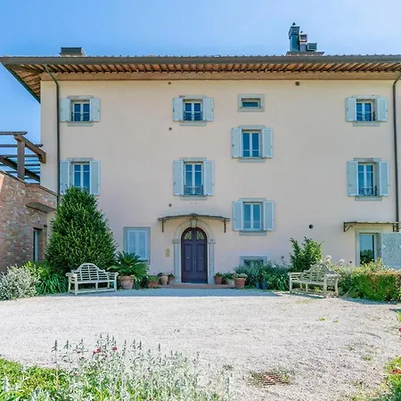Le Selve Apartment Lari